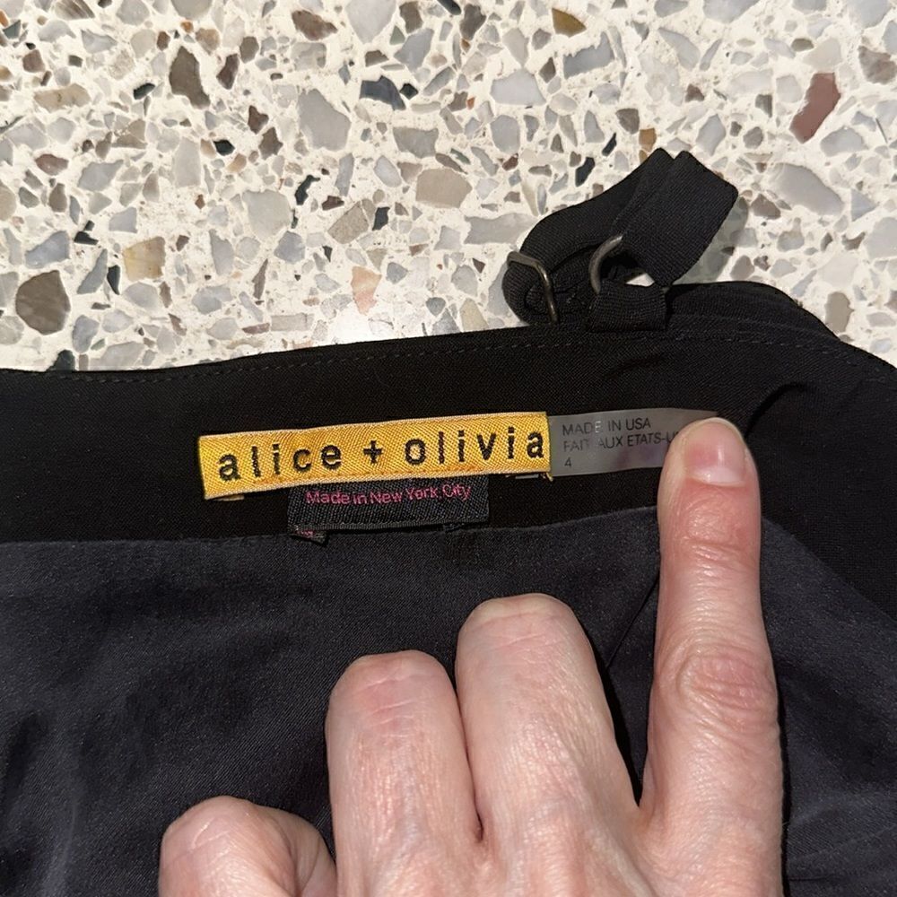 Alice + Olivia black romper shorts one piece 4 - Picture 3 of 8